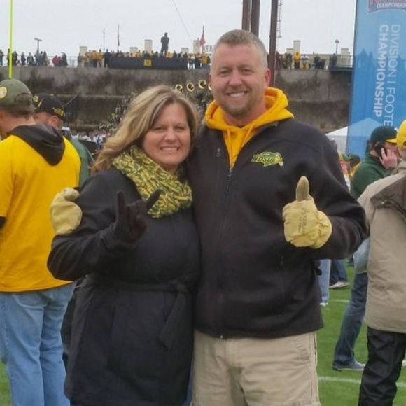 Meet your Posher, Leslie - Picture 1 of 1